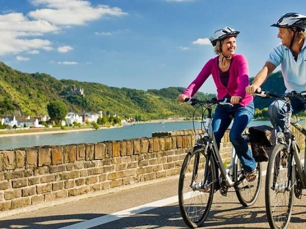 Radfahrer bei St. Goar