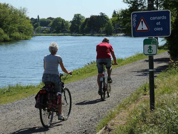 Radfahrer an der Maas