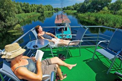 Entspannung am Sonnendeck des Hausbootes