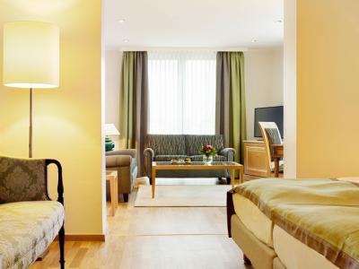 Hotel-Stadt-Freiburg-Zimmer