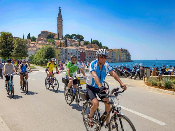 Radfahrergruppe in Rovinj