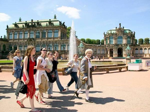 Gstefhrung im Dresdner Zwinger